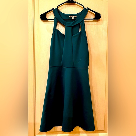 Excellent Condition! Charlotte Russe Party Dress, Size Medium. - Picture 4 of 4